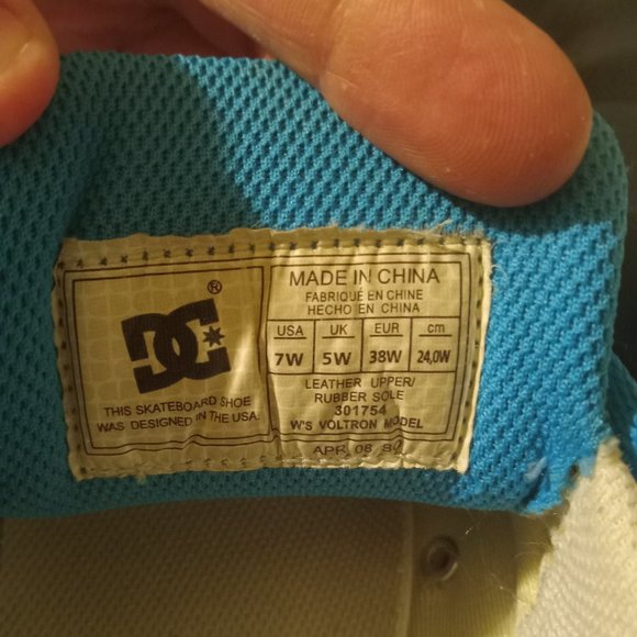 Vintage Dc shoes Women's Voltron size 7 wearable collector shoes - Picture 3 of 4